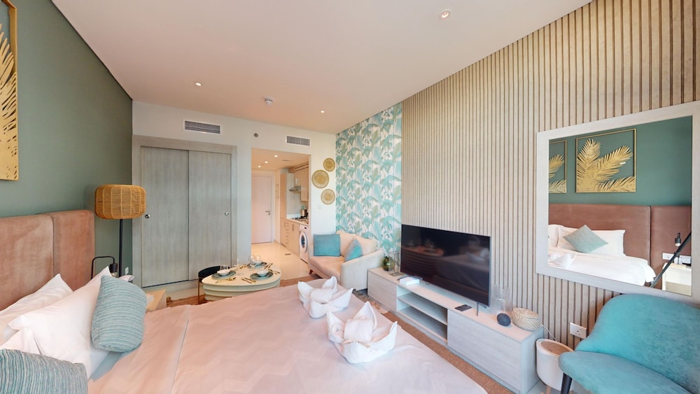 Palm Jumeirah - Seven Palm 245
