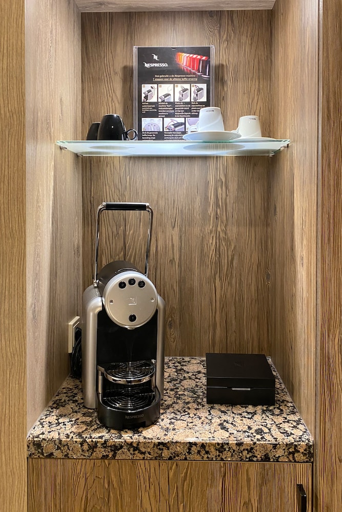XO Hotels Blue Square 25