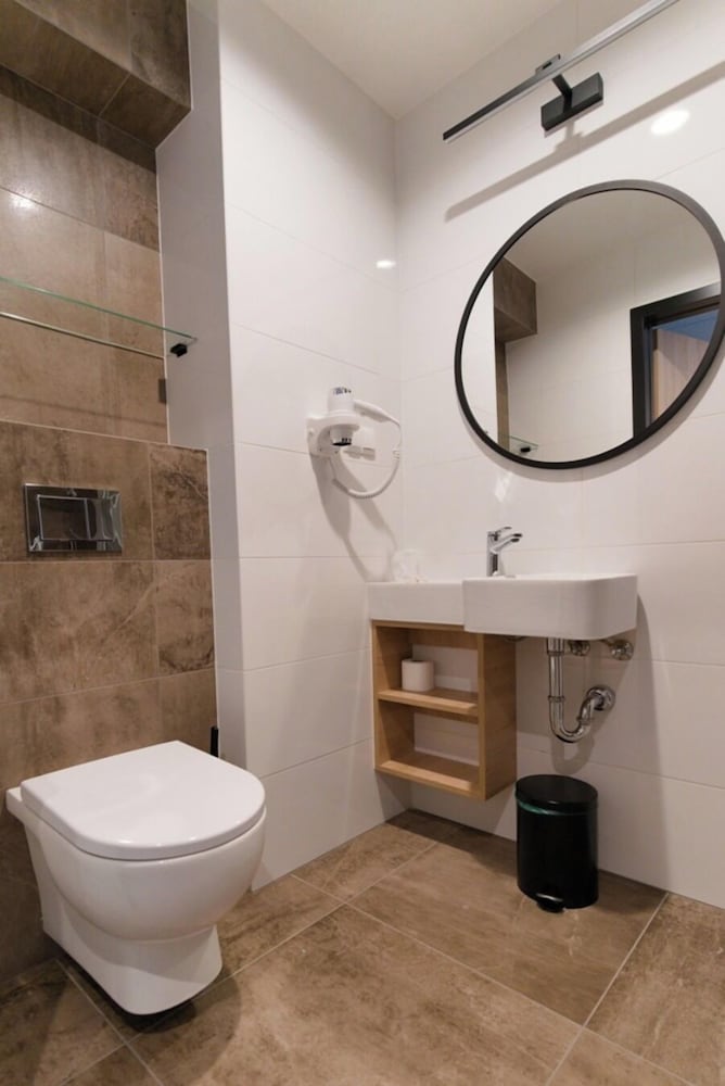 Dom Nazaret - Close to Airport 24h