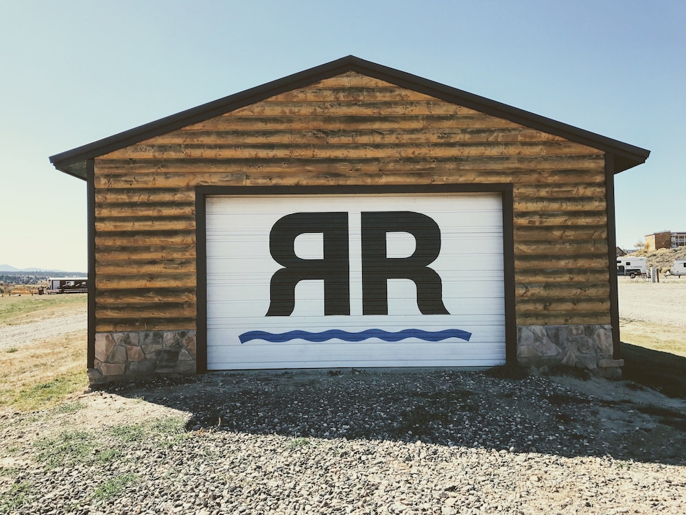 The Riverside Ranch RV Park, Motel & Campground