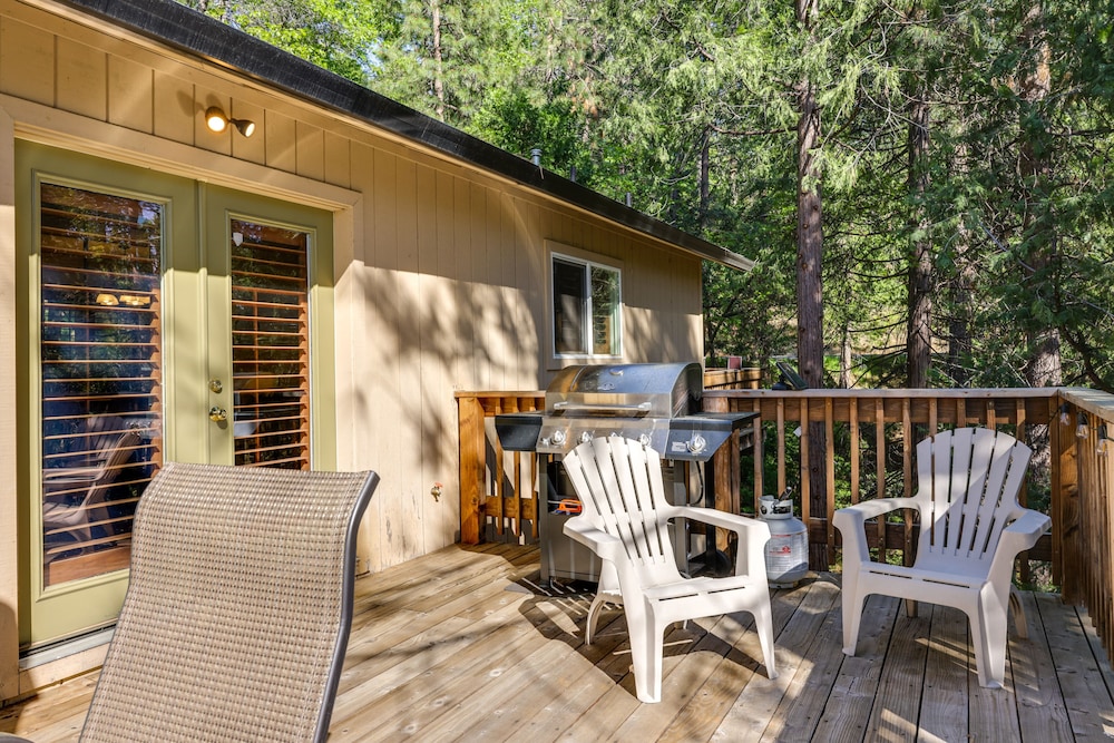 Cozy Mi-wuk Village Cabin w/ Deck! view 3