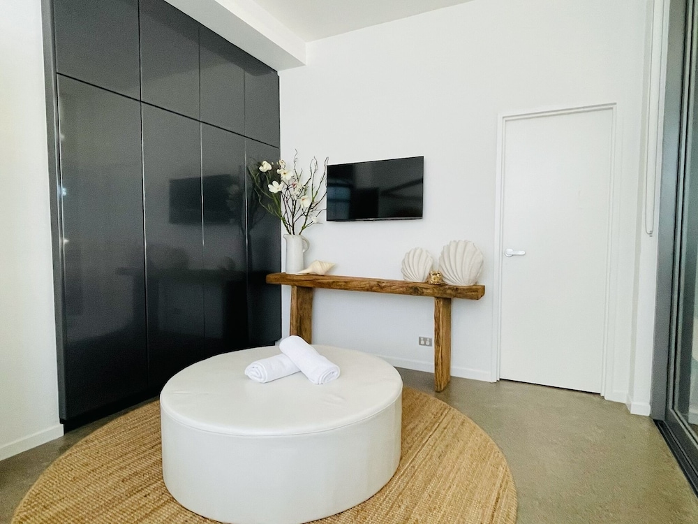 Kozyguru | Botany | 3 Bedroom Designer Holiday Apt