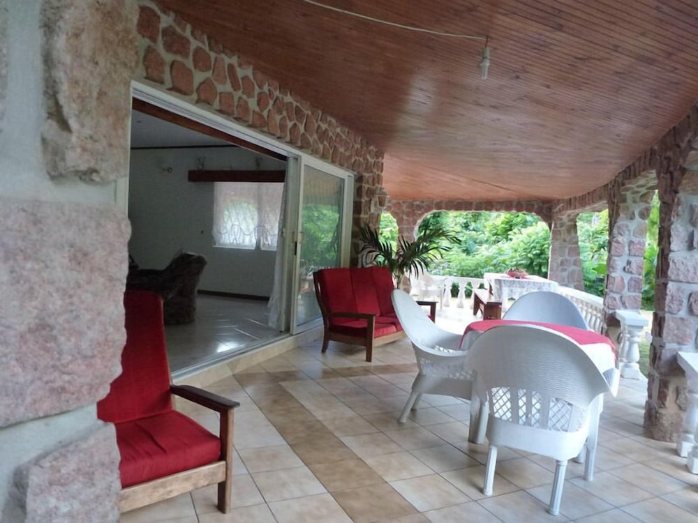 Chez Muriel Guest House photo 2