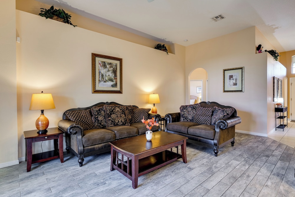 Lake Access & Lanai: Haines City Family Home!