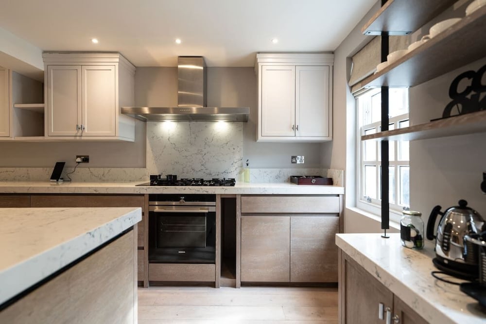 The Chelsea Place - Lovely 4bdr House With Terrace