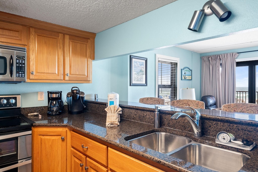 Ocean Breeze East 201