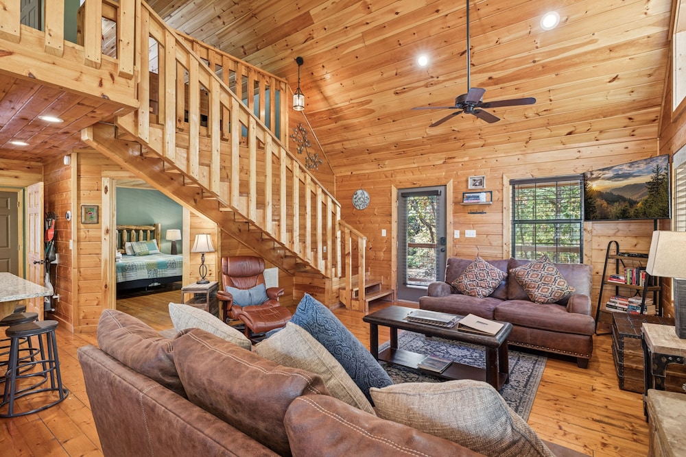 The Wild Life 2 Bedroom Cabin