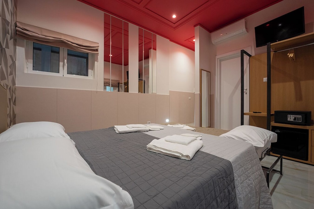 B&B Le 4 Stagioni Dante's Suites by ClaPa Group Dislocated Hospitality