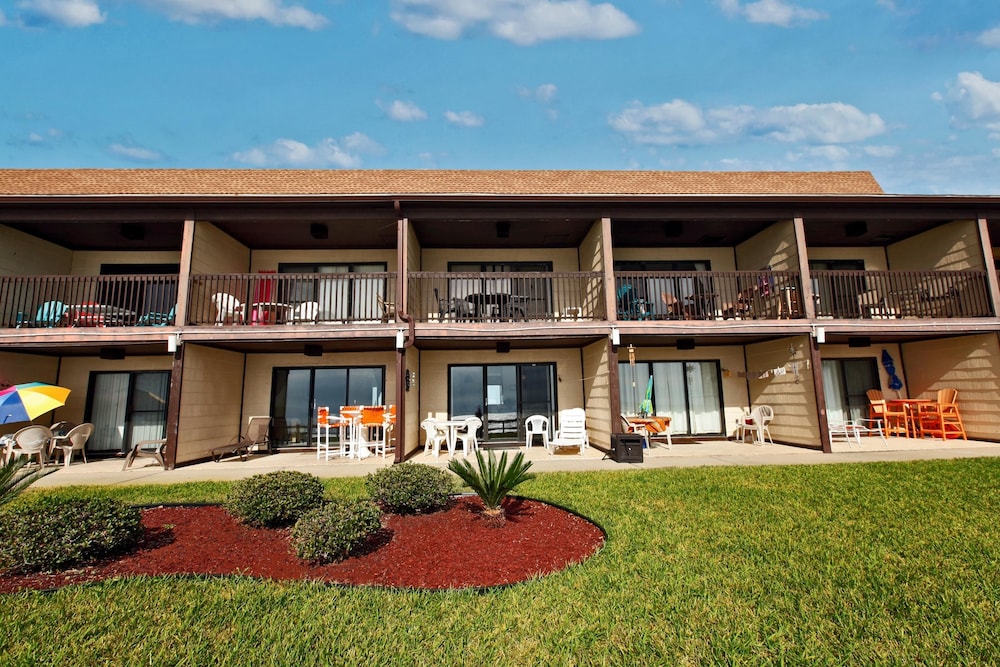 Polynesian Village Condominium by Panhandle Getaways