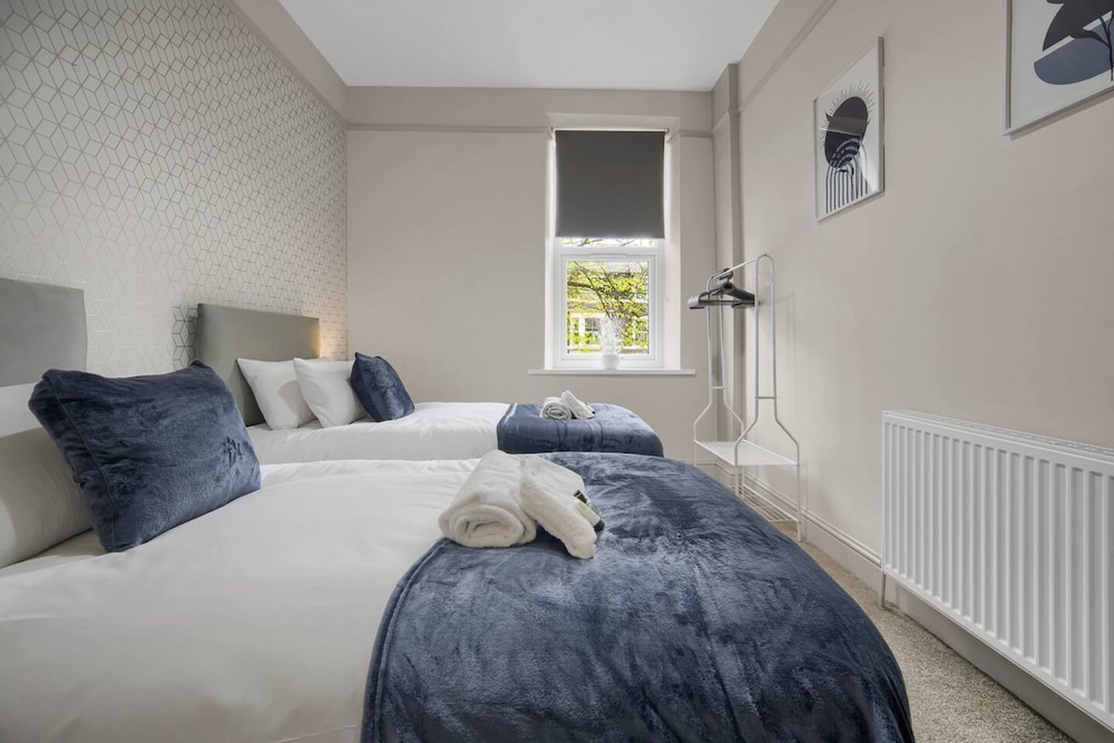 Free Parking Fast Wifi 2 Min to Cardiff City