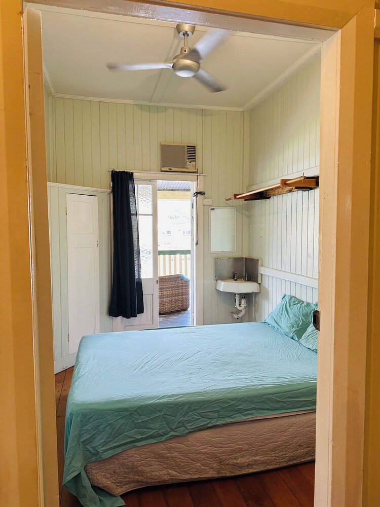 Mossman Exchange & Backpacker Resort