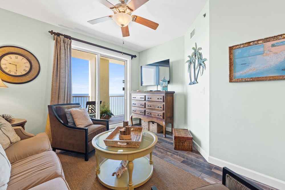 Grand Panama Beach Resort by Book That Condo