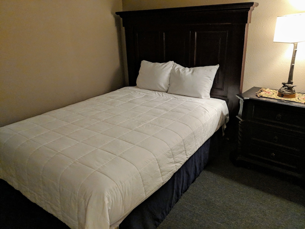 Antlers Inn