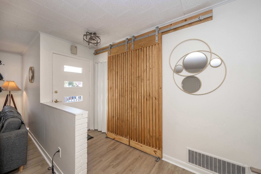 The Grand Elm Suites Sleeps 10