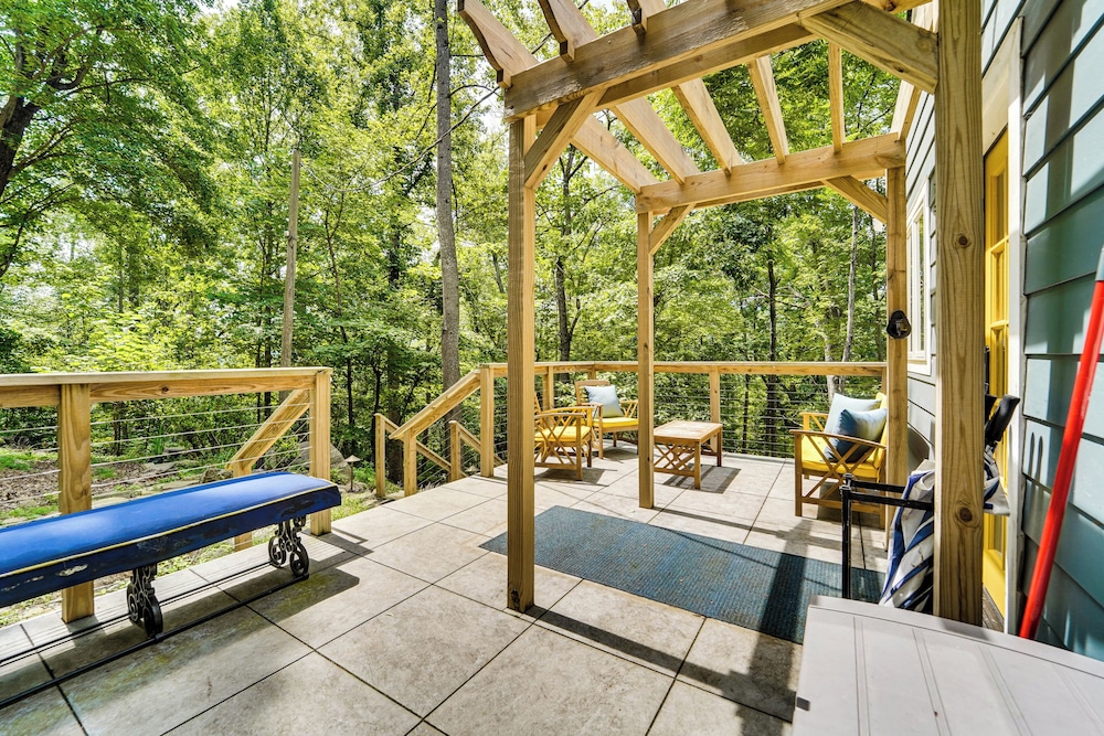 13 Mi to Shenandoah NP: Serene Mtn-view Hideaway
