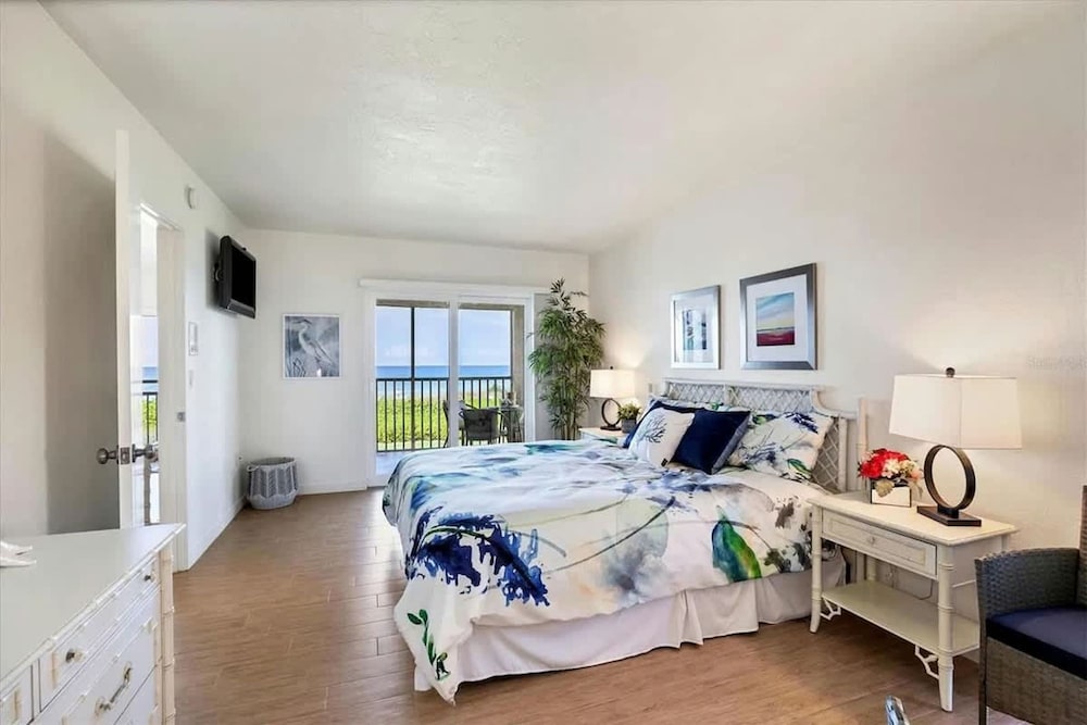 Luxury Beachfront Retreat in Longboat Key