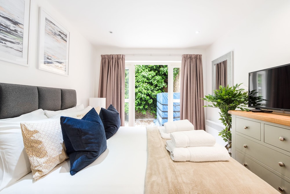 Bayswater by CAPITAL