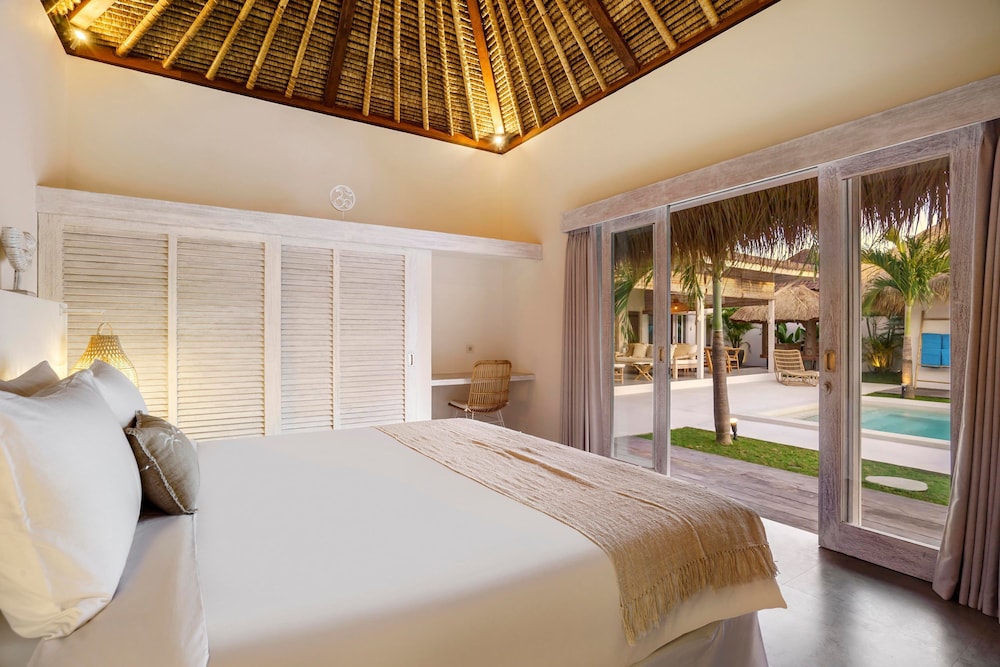 Villa Surga Blue by Alfred in Bali - Brand New 5 BR Pool Villa in the of Seminyak