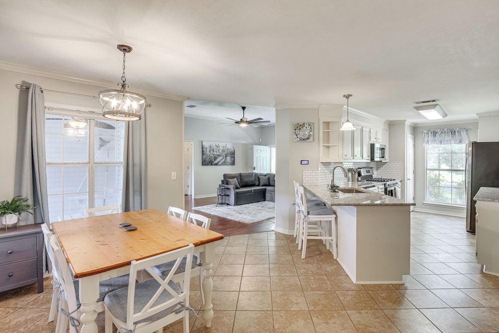 Updated Retreat w/ Outdoor Space in Flowood!