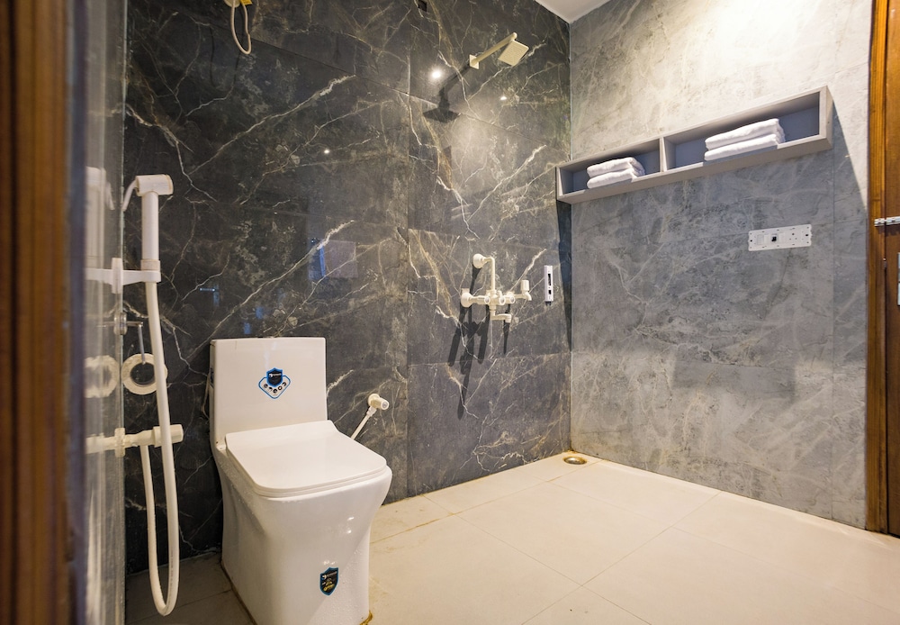 Versace Farms 5 BHK With Pvt Pool