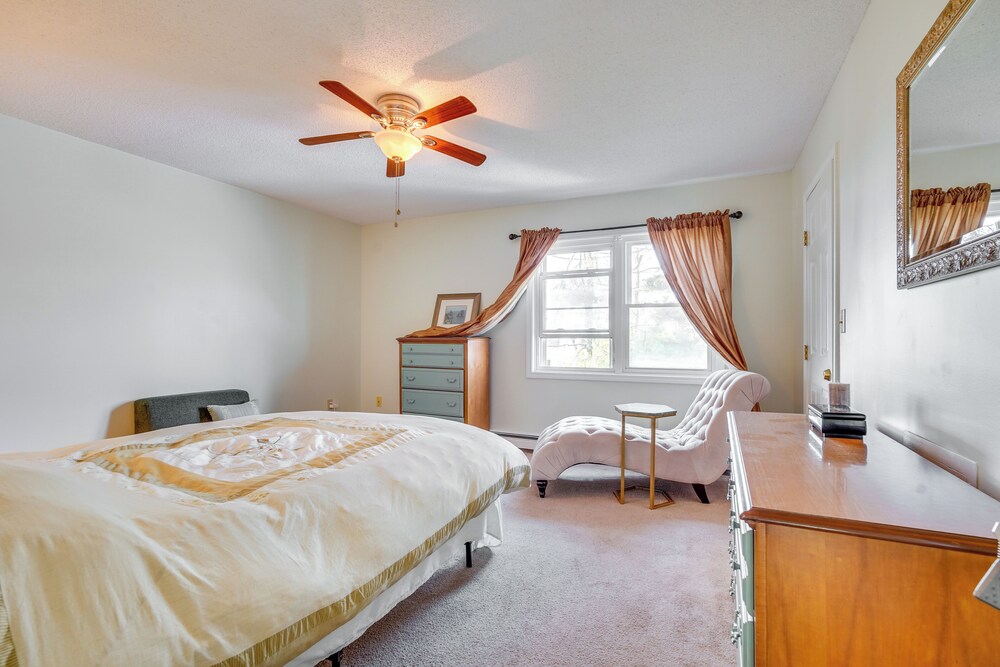 2 Blocks to Beach: Walkable Woodmont Village Home