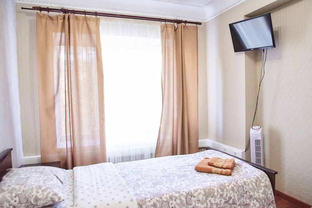 HotHos Hostel