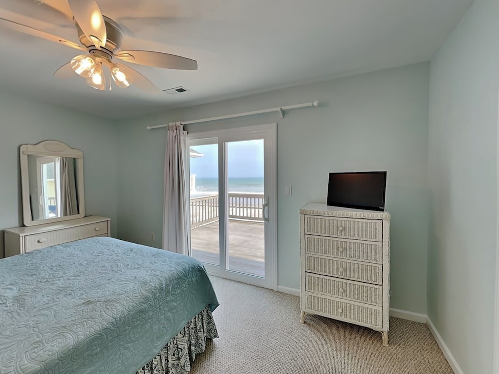 Ocean Splendor by Topsail Realty