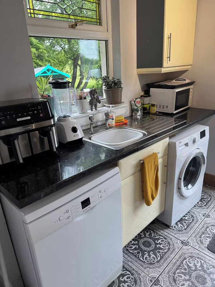 Shottskirk 5-bed Farmstay, Sleeps 13 With Hot Tub