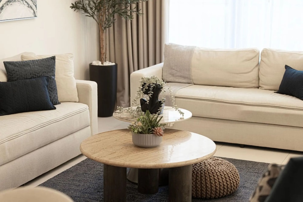 Burj Crown Lux Apartment by Dubai Mall