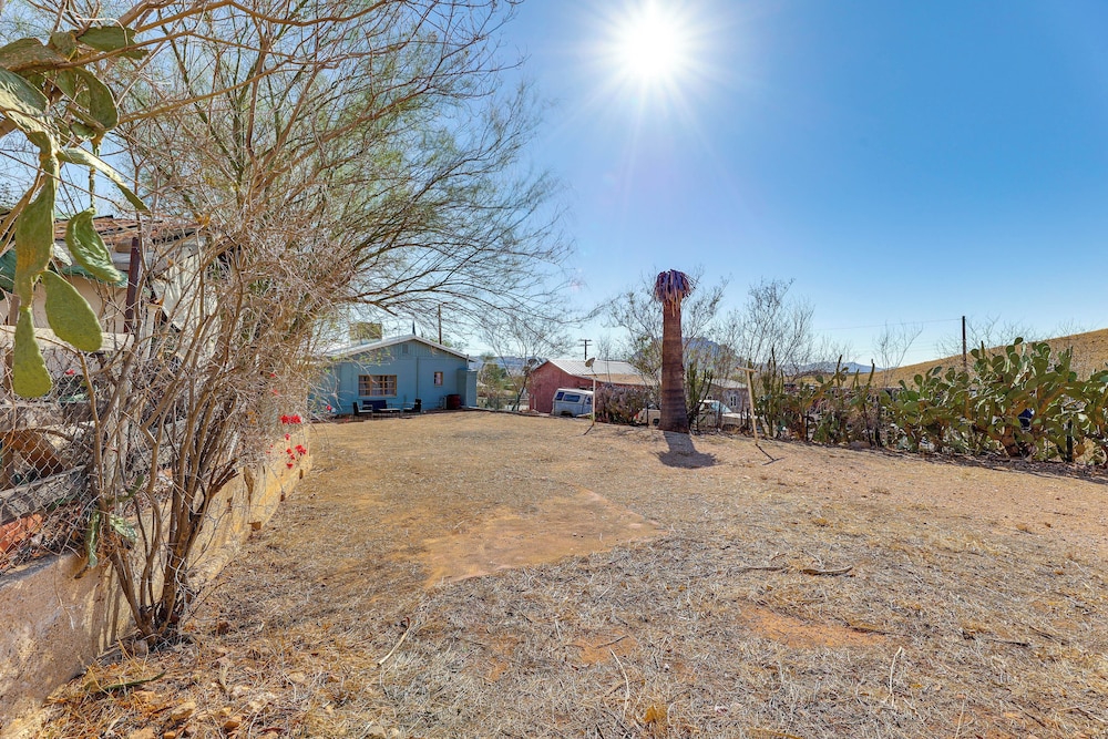 Fenced Yard & Mtn Views: Dog-friendly Superior Gem