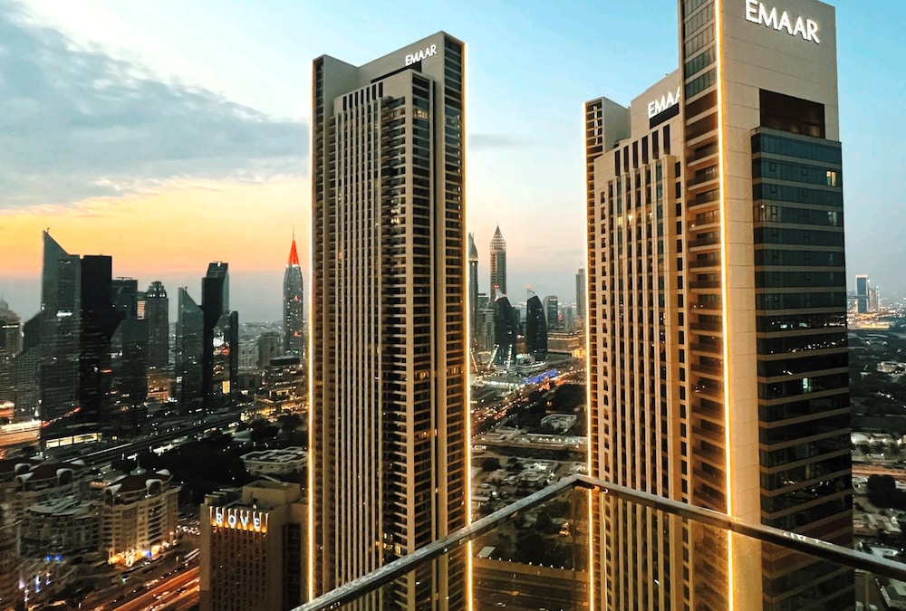Premium 2BR Downtown Apt w Dubai Mall Access