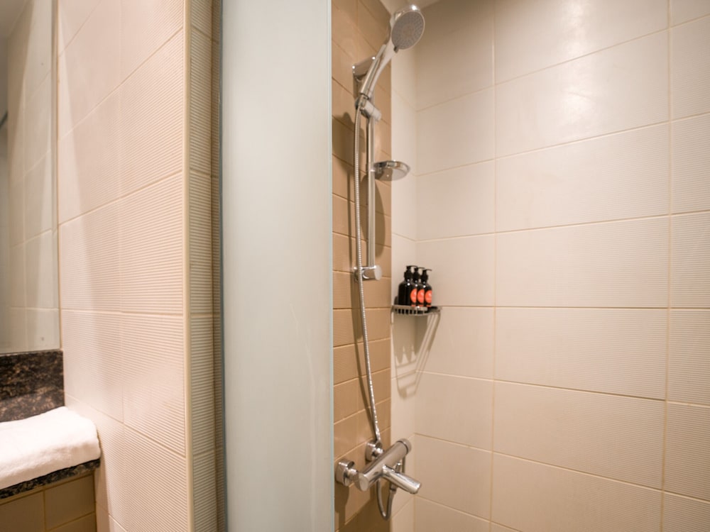 Easygo- Spacious 1bdr Bay Square Busbay