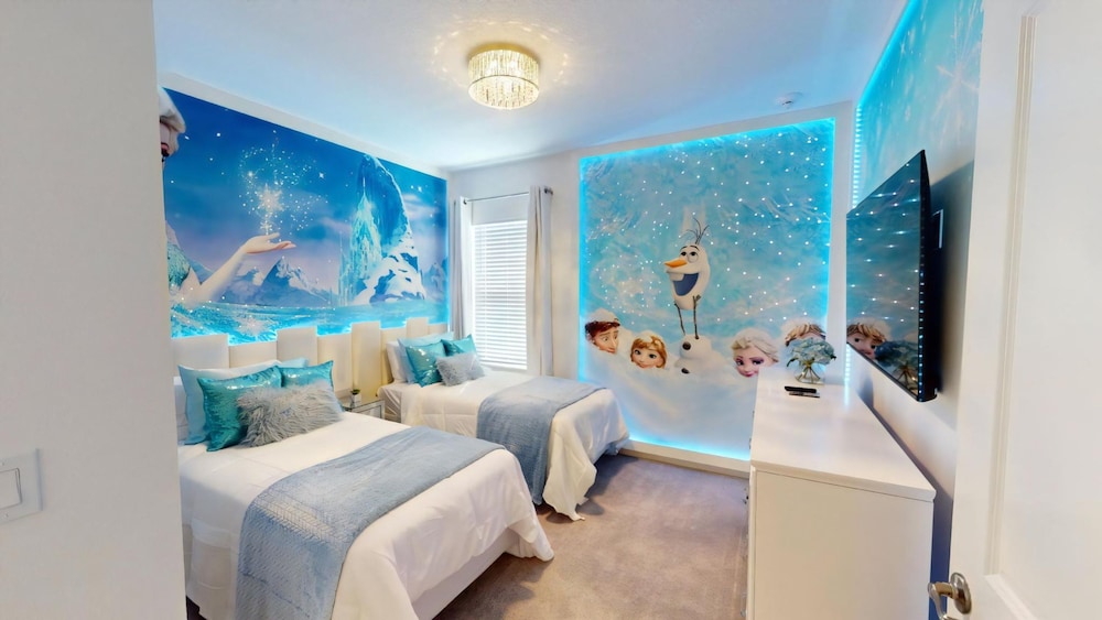 8 Bedroom Themed Rooms Huge Games Room Pool Spa