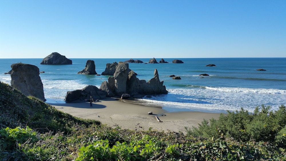 Sunset Oceanfront Lodging
