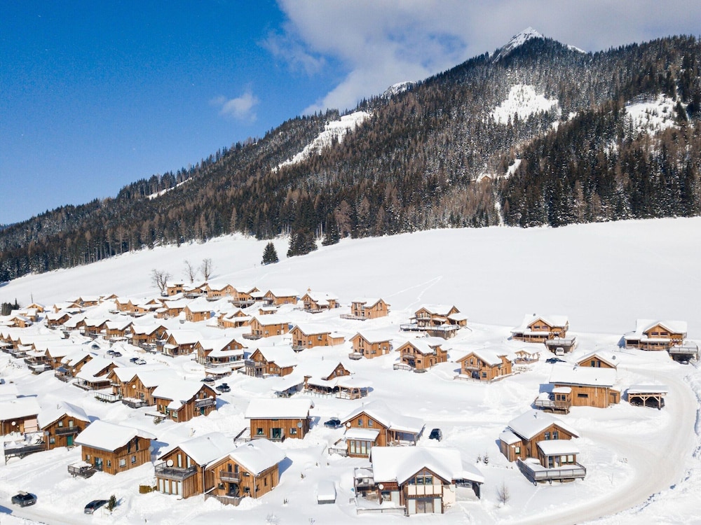 Elegant Chalet Near Ski-slopes