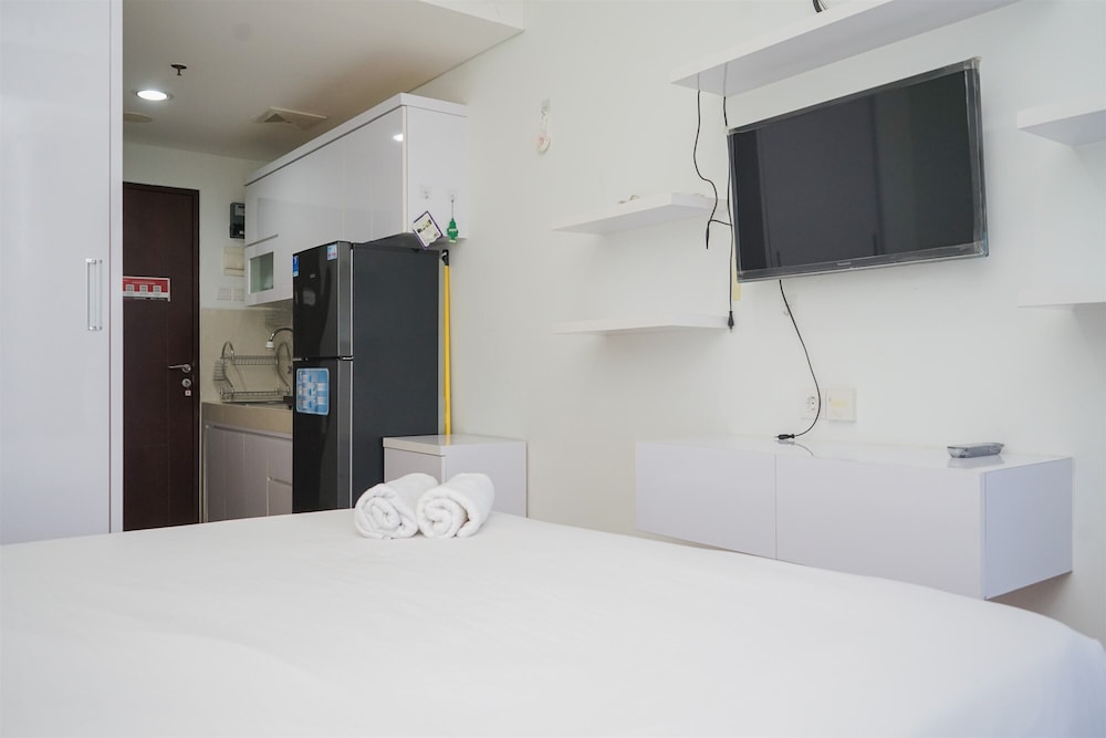 Warm and Cozy Studio at Springwood Residence Tangerang Apartment