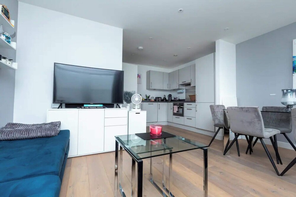 Sleek & Modern 1BD Flat - Angel