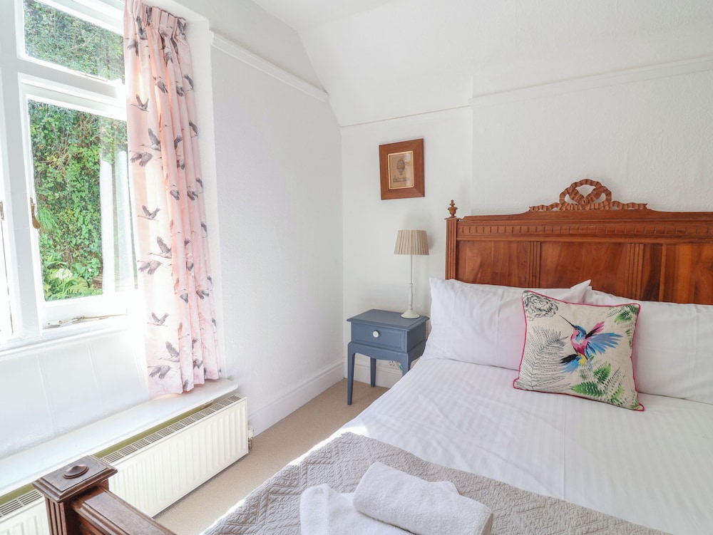 5 Belmont Terrace