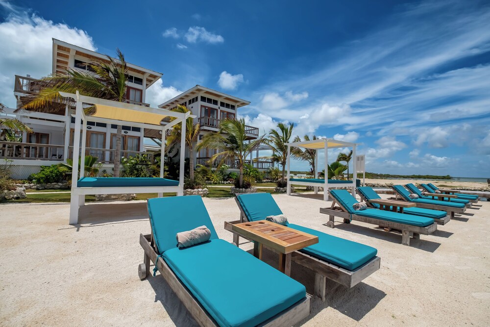Aruna Resort & Villas