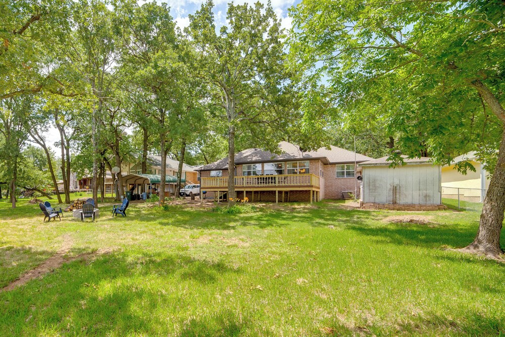 Waterfront Cedar Creek Lake Gem: Near Marina!