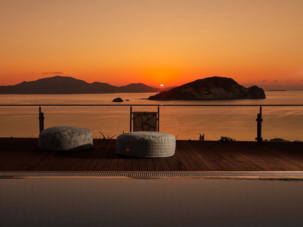 Serenus Luxury Villa