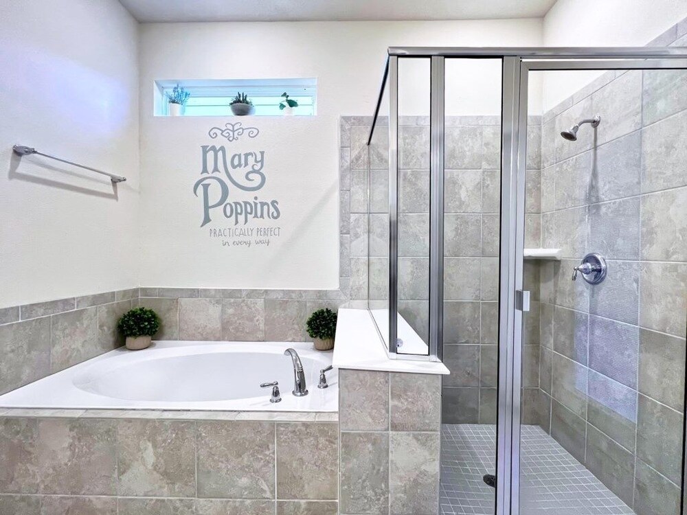 Stunning Themed 7 Bed Pool Home With Theater-3229l 7 Bedroom Home
