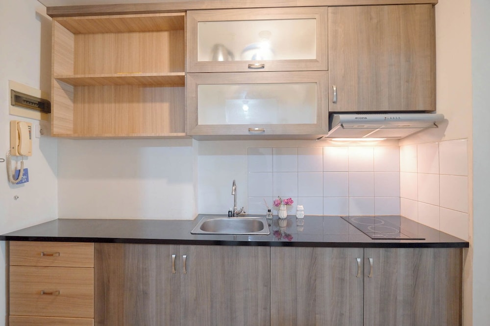 Studio Apartment Near Kalibata Station At Woodland Park Residence
