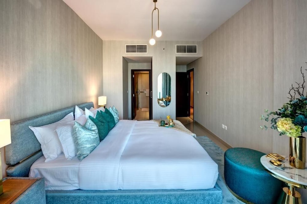Durrani Homes - Designer 2BR Apt with stunning Burj Khalifa and Fountain View