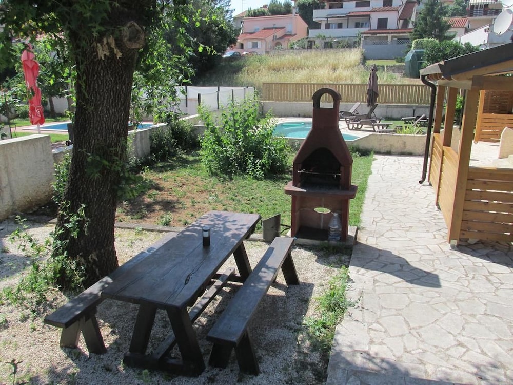 Photo 31