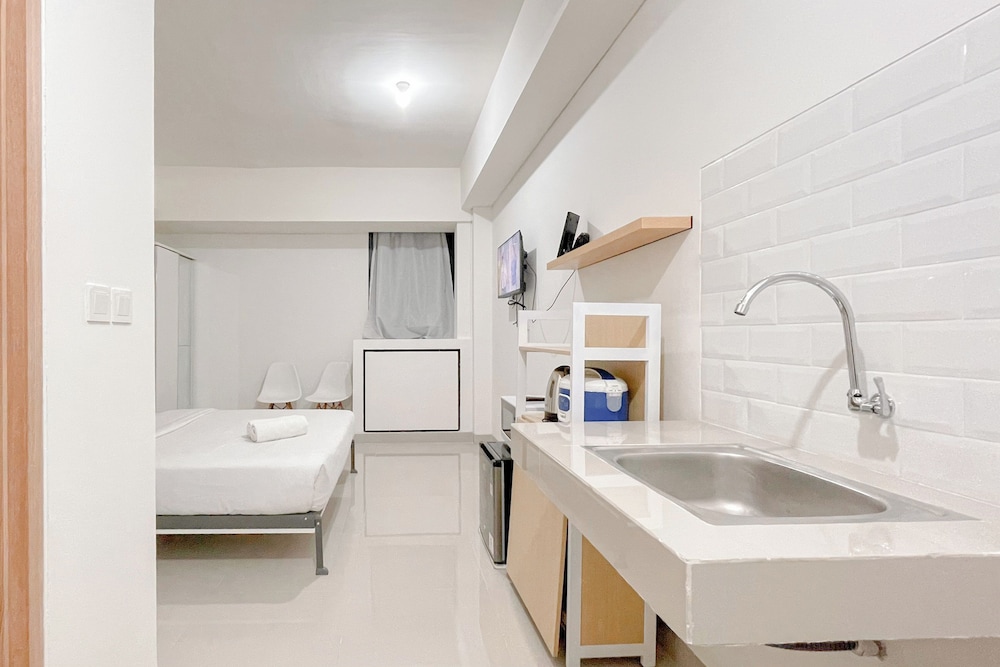 Studio Room (No Kitchen) Apartment Near Unhas Bandaraya - Tallasa City Makassar
