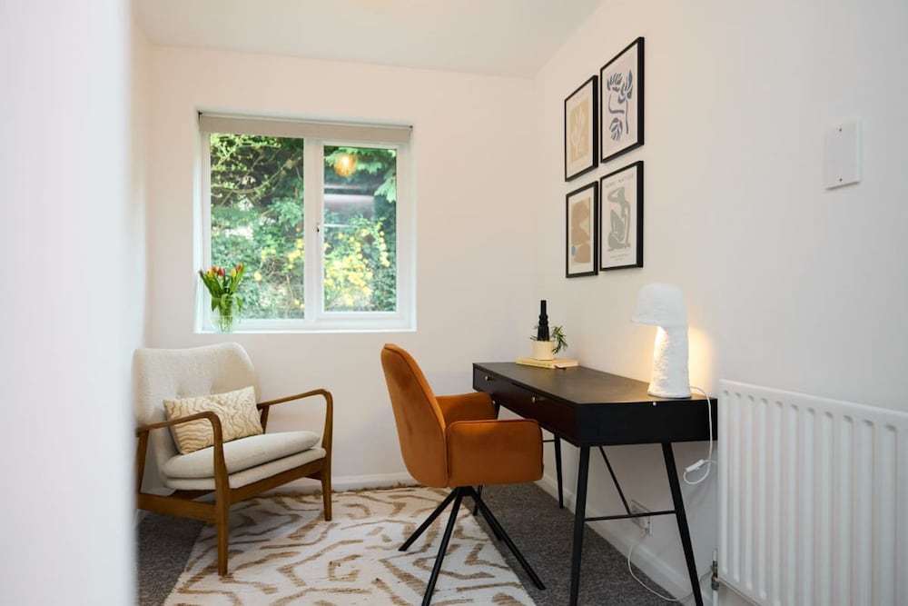 The Oxford Garden House - Spacious 5-bed Oxford Home With Garden Balcony