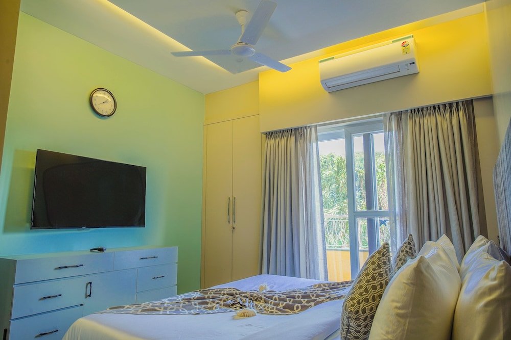 Alaya Stays Veera Marina 3 BHK Apartment