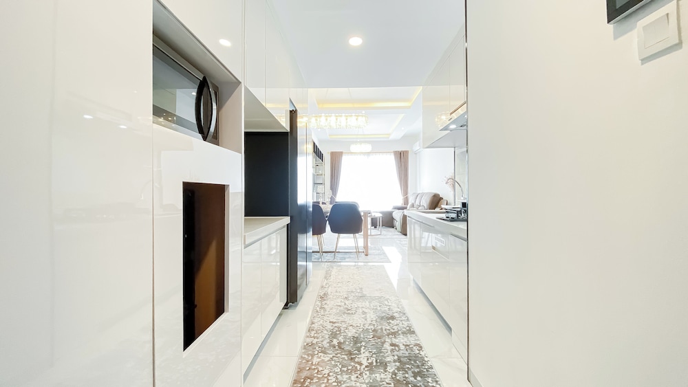 Best Deal and Strategic 3BR Apartment Sky House BSD