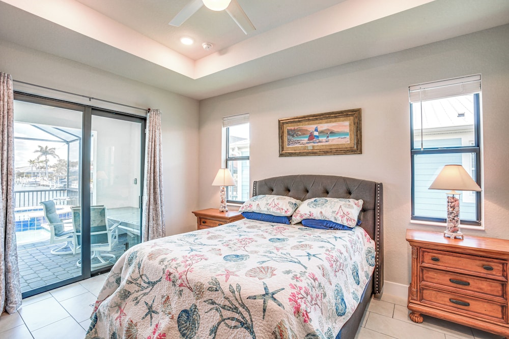 Sunset Views, Dock: Canalfront Home in Punta Gorda